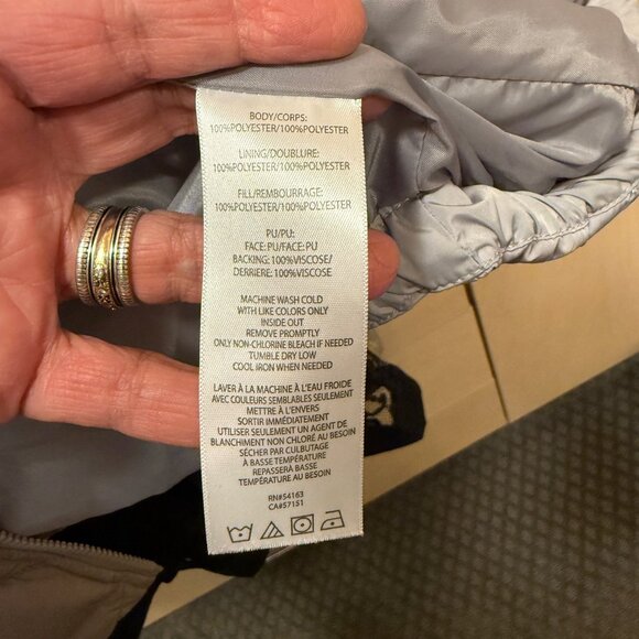 ANDREW MARC Quilted Mixed Media Puffer Vest in Light Gray & Blk Size XL Womens - Picture 4 of 4